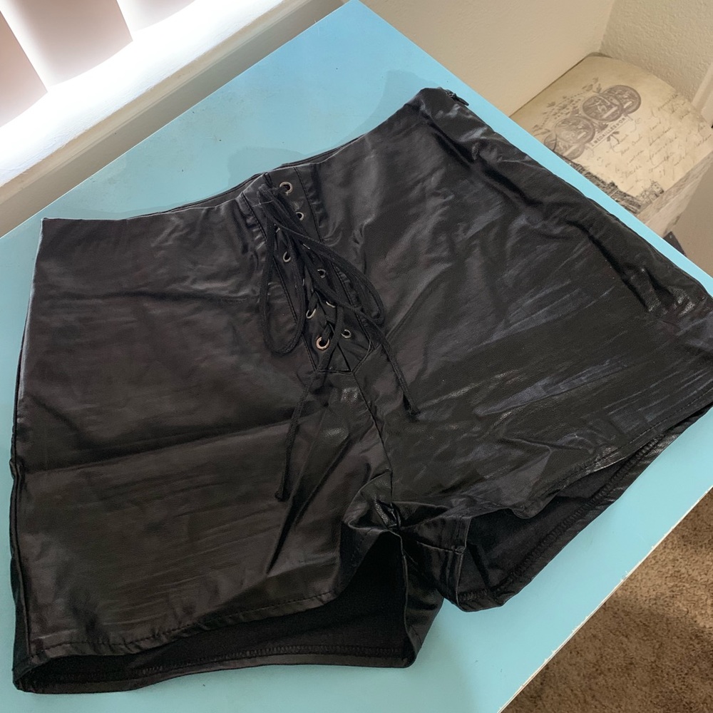 Size small - Picture 2 of 4
